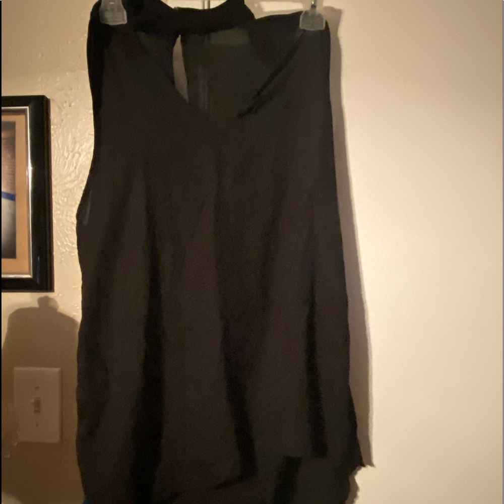 Cute top!!!! - Picture 3 of 3